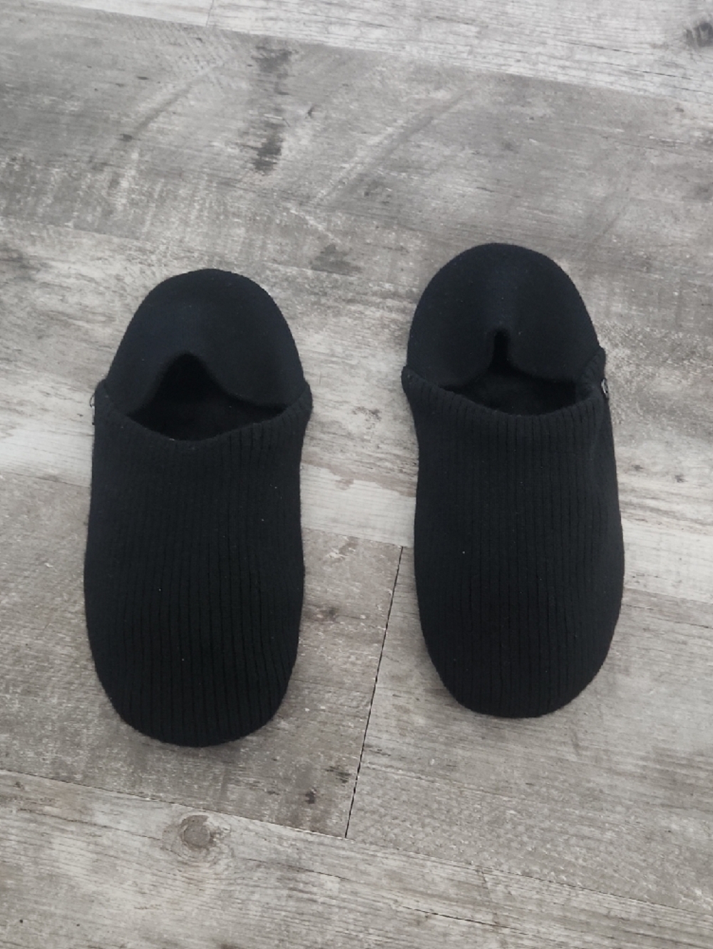 Lululemon Cashmere and Wool Slippers - Picture 4 of 4